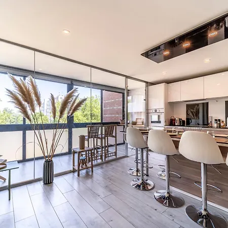La Verriere - 6 Pers - Parking - Metro - Netflix - Wifi Διαμέρισμα *