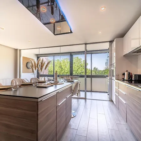 La Verriere - 6 Pers - Parking - Metro - Netflix - Wifi Διαμέρισμα