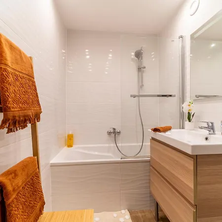La Verriere - 6 Pers - Parking - Metro - Netflix - Wifi *