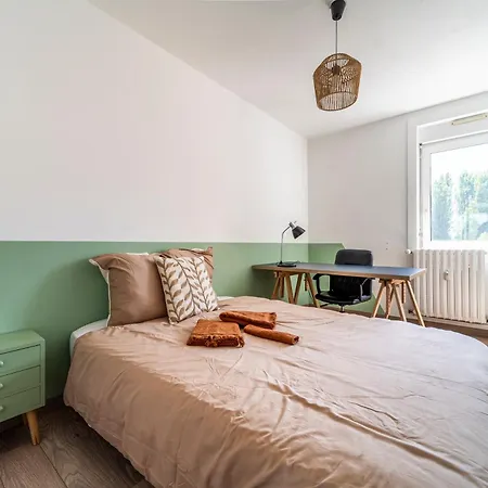 La Verriere - 6 Pers - Parking - Metro - Netflix - Wifi Διαμέρισμα